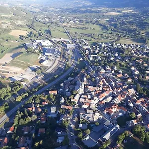 https://maison-entire.fr-provencehotel.com